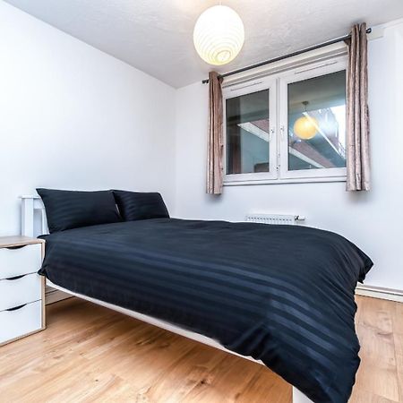 Cosy Guest House In Central Лондон Екстериор снимка
