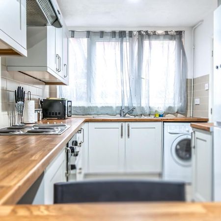Cosy Guest House In Central Лондон Екстериор снимка
