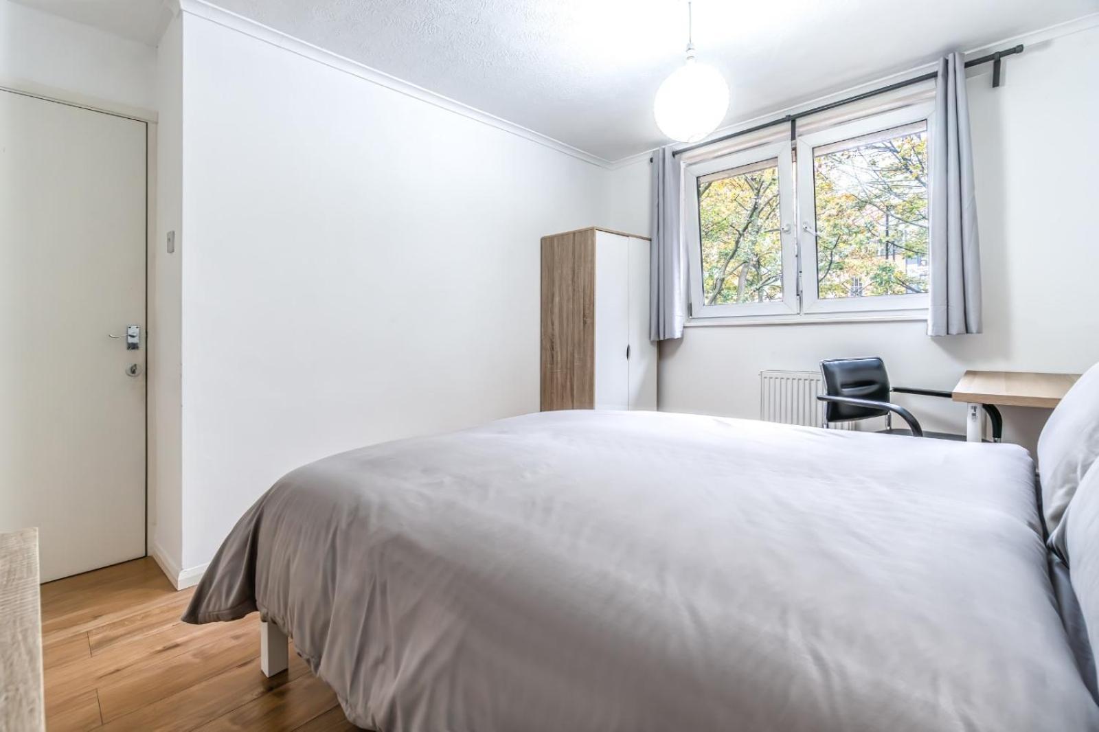 Cosy Guest House In Central Лондон Екстериор снимка